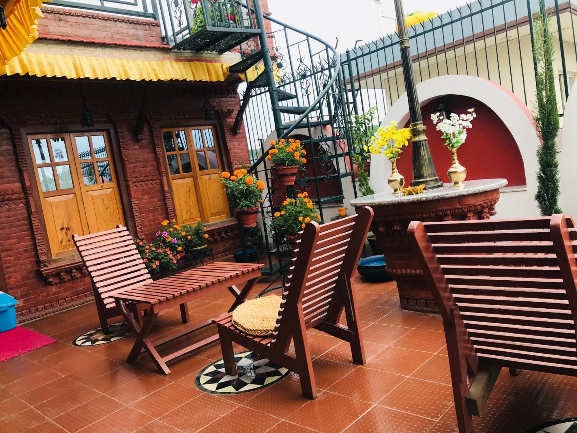 Blue Mountain Home Stay Kathmandu Exterior foto
