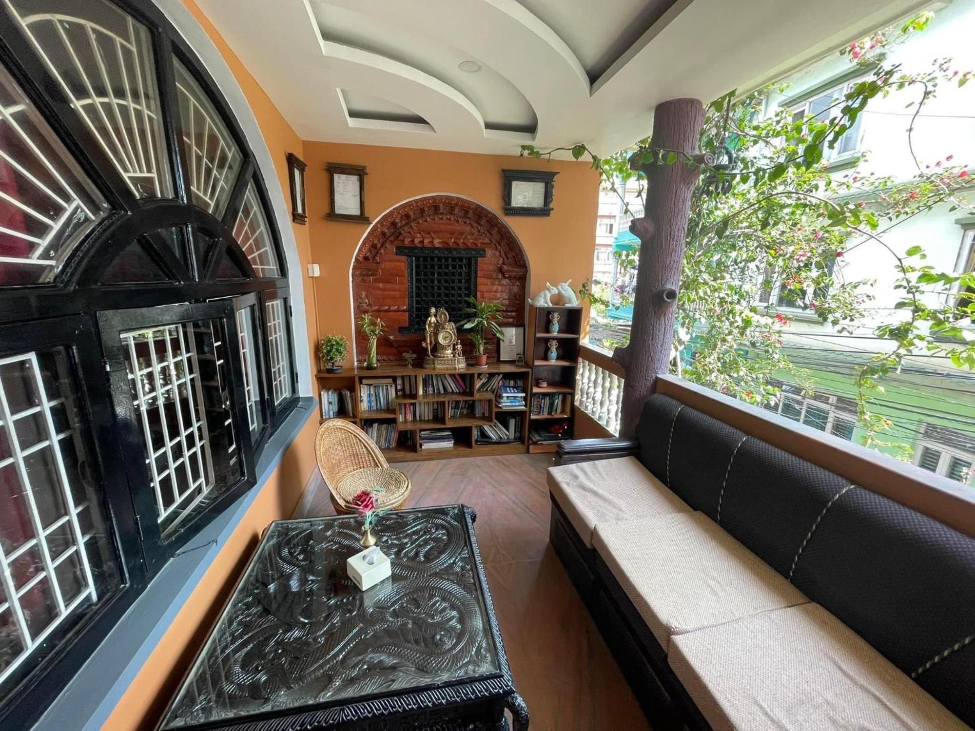Blue Mountain Home Stay Kathmandu Exterior foto